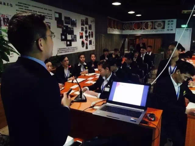 修齐礼仪为上海辣府火锅培训小记