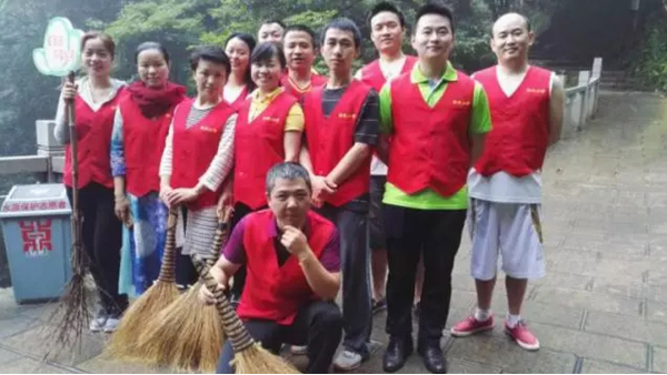 修齐礼仪在贵州黎平开展水资源保护志愿者活动