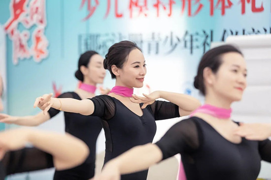 学员案例分享,礼仪培训师如何教好形体礼仪课程