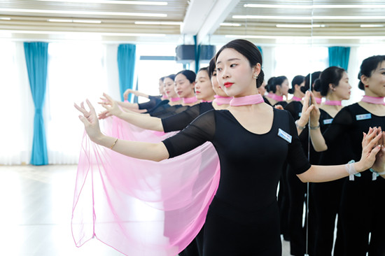 2022年形体仪态导师考证流程来了