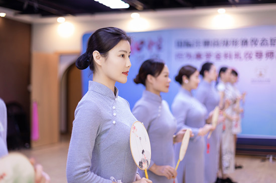 如何拥有好的形体仪态,规避这些让人又矮又胖的仪态问题