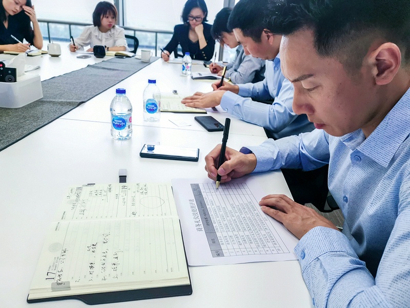 修齐礼仪光聚集团《高端商务礼仪培训》王新老师授课照片