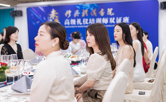 学员案例分享,礼仪培训要注意这几大原则