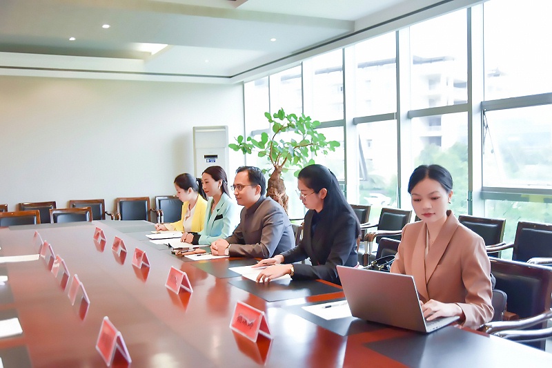 修齐礼仪王新院长曲靖师范书院“职工之家”考察