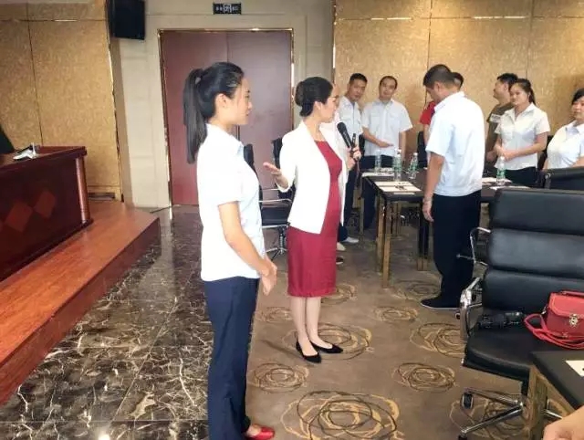 修齐礼仪受邀做服务礼仪培训