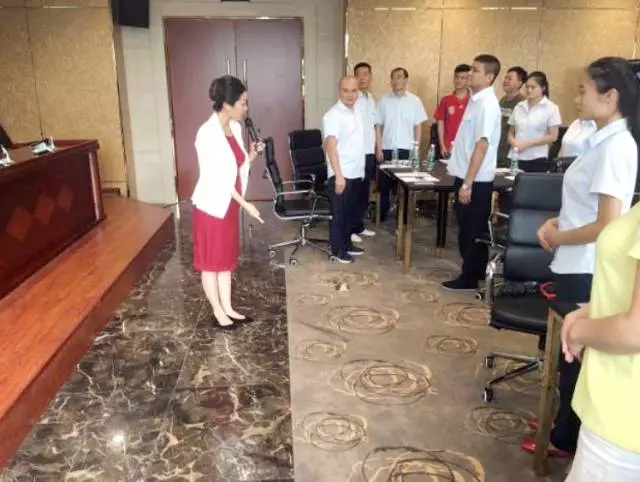 修齐礼仪受邀做服务礼仪培训