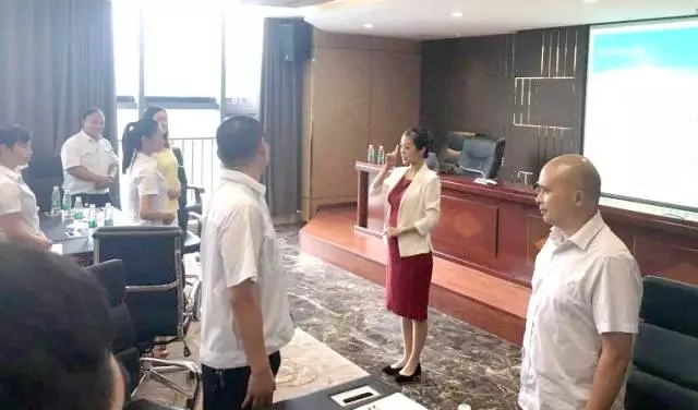 修齐礼仪受邀做服务礼仪培训