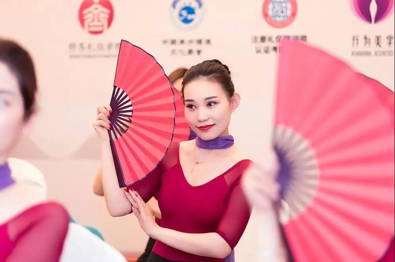 修齐礼仪行为美学优雅仪态礼仪培训师培训