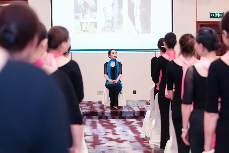 修齐礼仪高级礼仪培训师培训之形体梳理课程照片