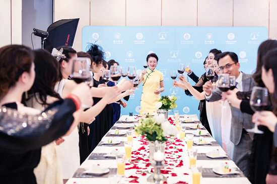 为什么学习礼仪要找专业的礼仪培训学校