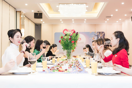 为什么学习礼仪要找专业的礼仪培训学校