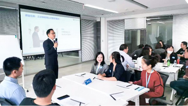 徐汇区“比心陪练”互联网公司《高端商务交往礼仪培训》圆满结束