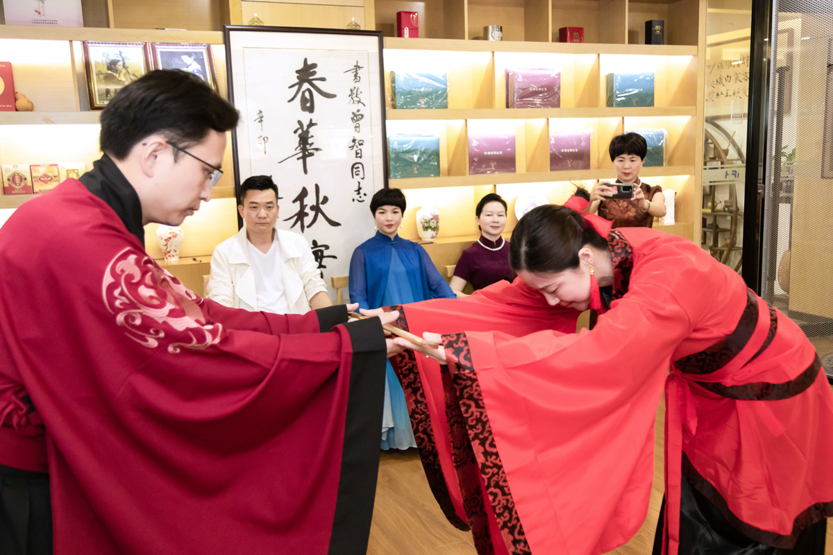 王新老师弟子团拜师仪式 (16).jpg