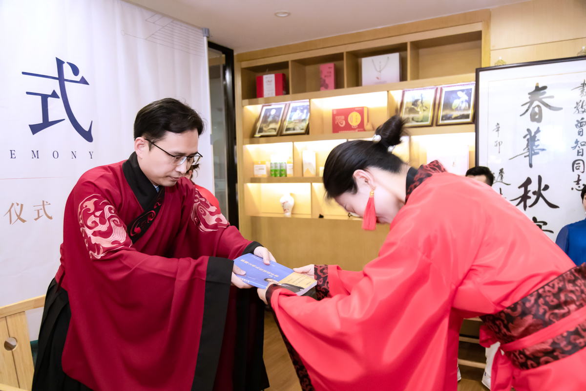 王新老师弟子团拜师仪式 (17).jpg