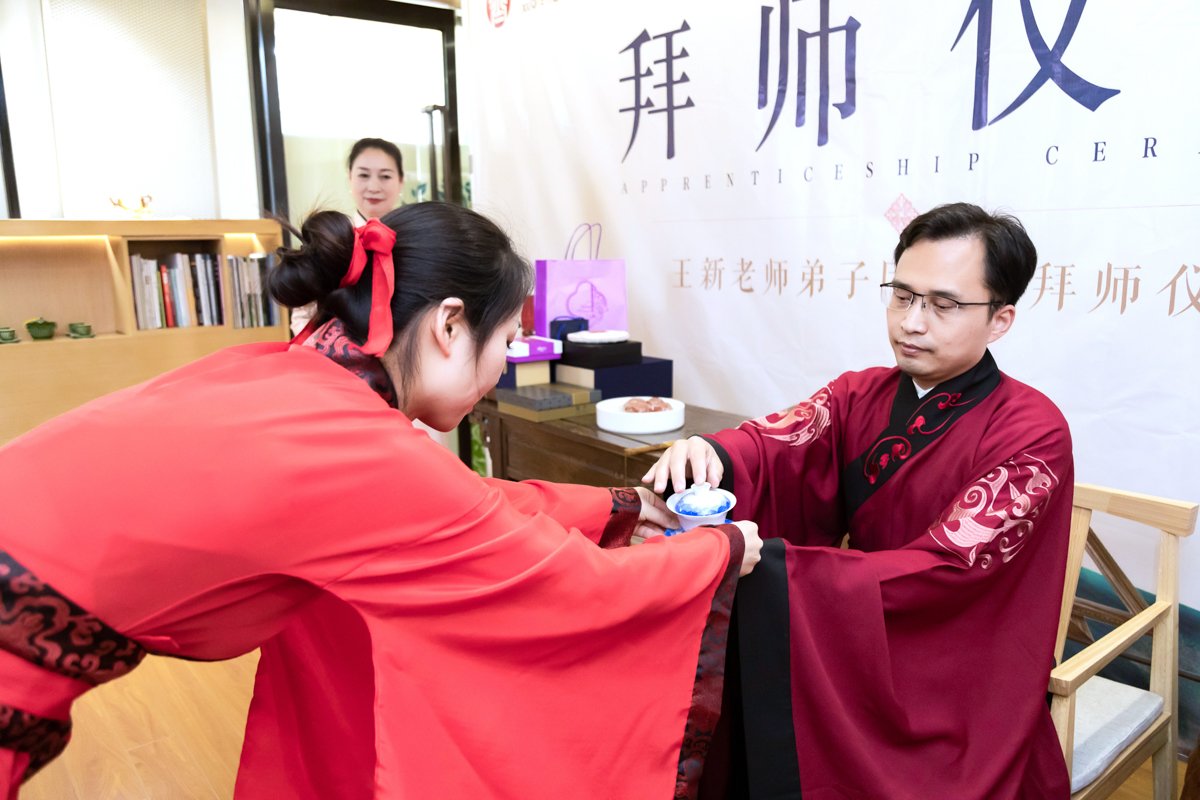 王新老师弟子团拜师仪式 (18).jpg