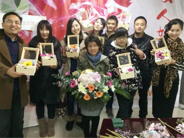 修齐礼仪感恩活动”女人如花之花艺沙龙“圆满结束