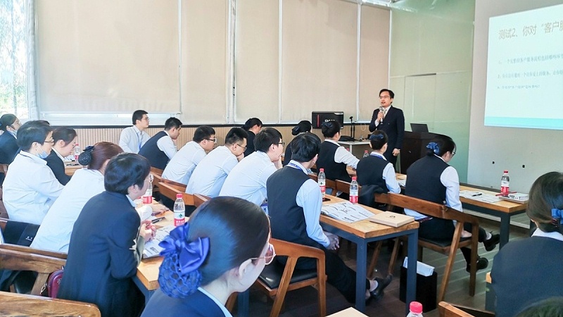 修齐礼仪书院礼仪师事务所上海长兴岛政务大厅《政务服务礼仪培训》0