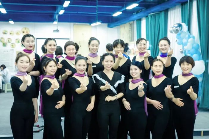 修齐礼仪书院高级礼仪培训师双证班116期学员路瑶老师课程现场11