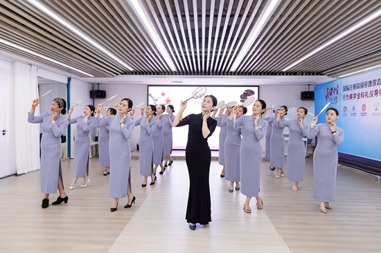 为什么要参加形体礼仪培训,形体礼仪导师证书有什么用