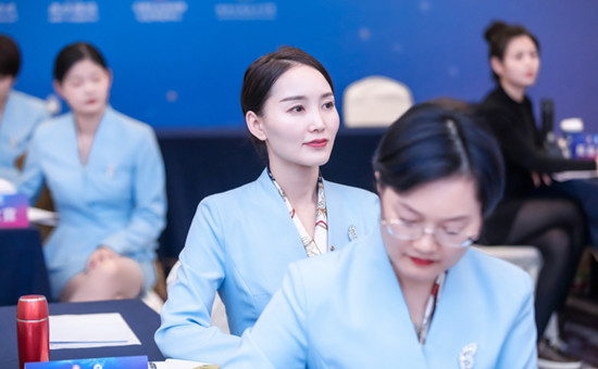 礼仪培训师应该具备哪些素养