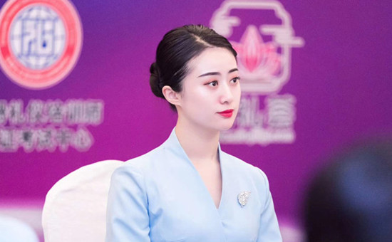 如何选择正规的礼仪培训机构