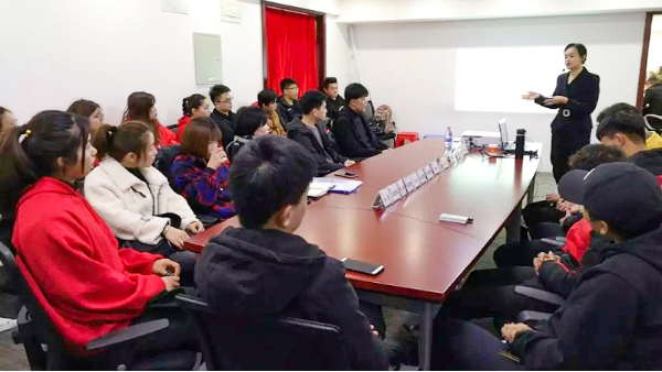 五星级店面服务礼仪的落地指导美国环球健身礼仪培训通讯