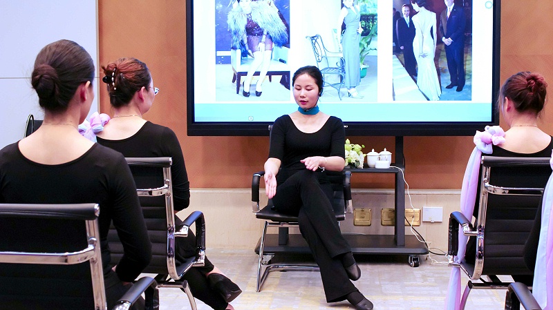 修齐礼仪礼仪培训师培训形体梳理之坐姿训练