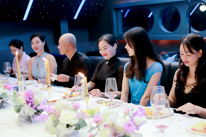 修齐礼仪书院高级礼仪培训师双证班110期学员吕燕琼老师10