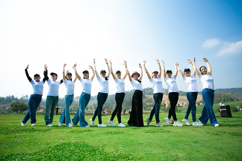 修齐礼仪书院高级礼仪培训师双证班110期学员吕燕琼老师15