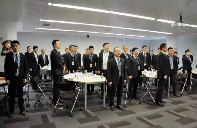 高级礼仪培训师郑老师受邀到苏宁集团总部开展《企业高管商务礼仪培训》