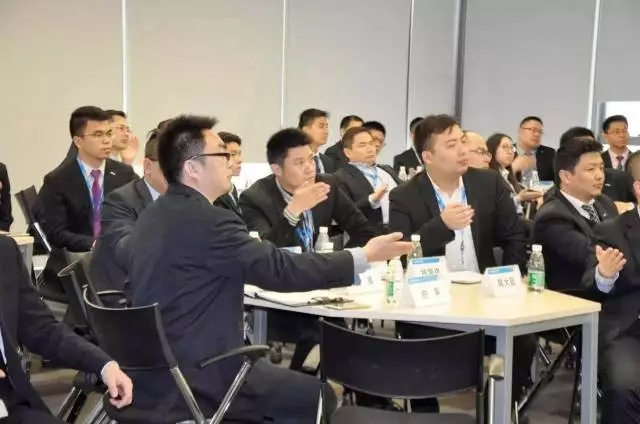 高级礼仪培训师郑老师受邀到苏宁集团总部开展《企业高管商务礼仪培训》