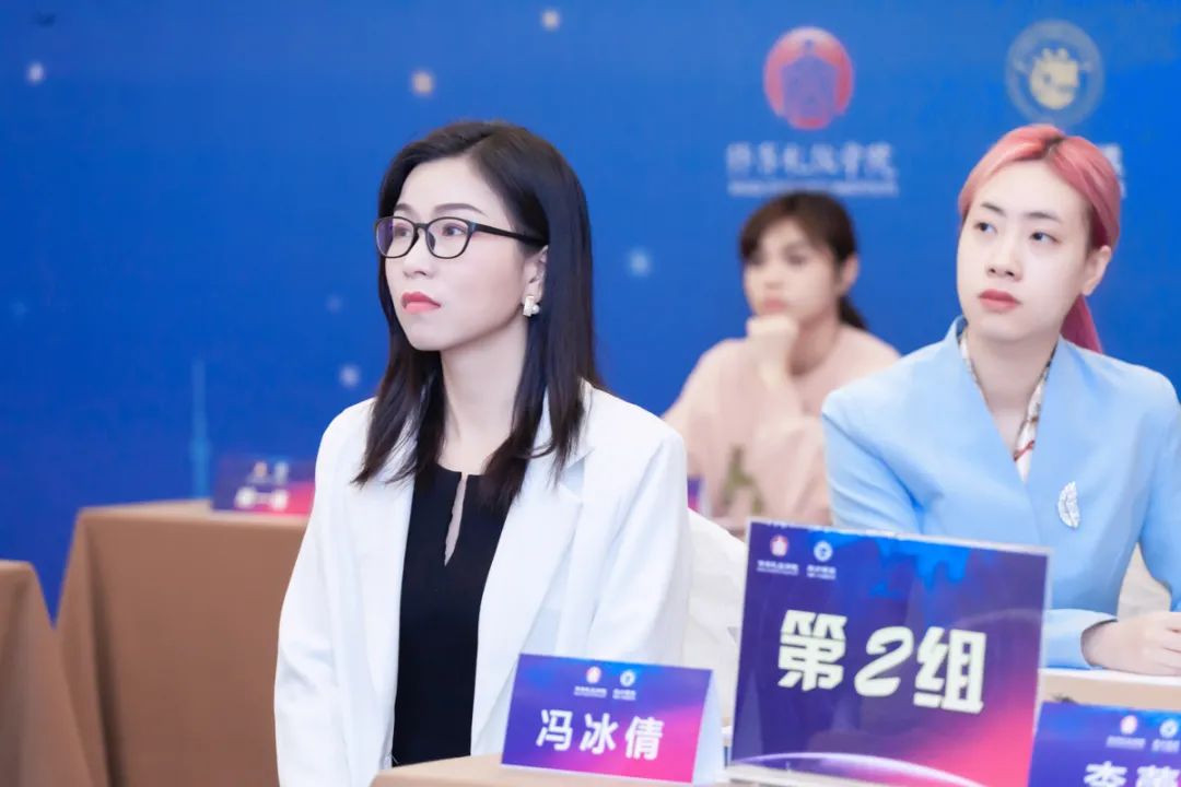 修齐礼仪书院高级礼仪培训师双班110期学员冯冰倩老师4