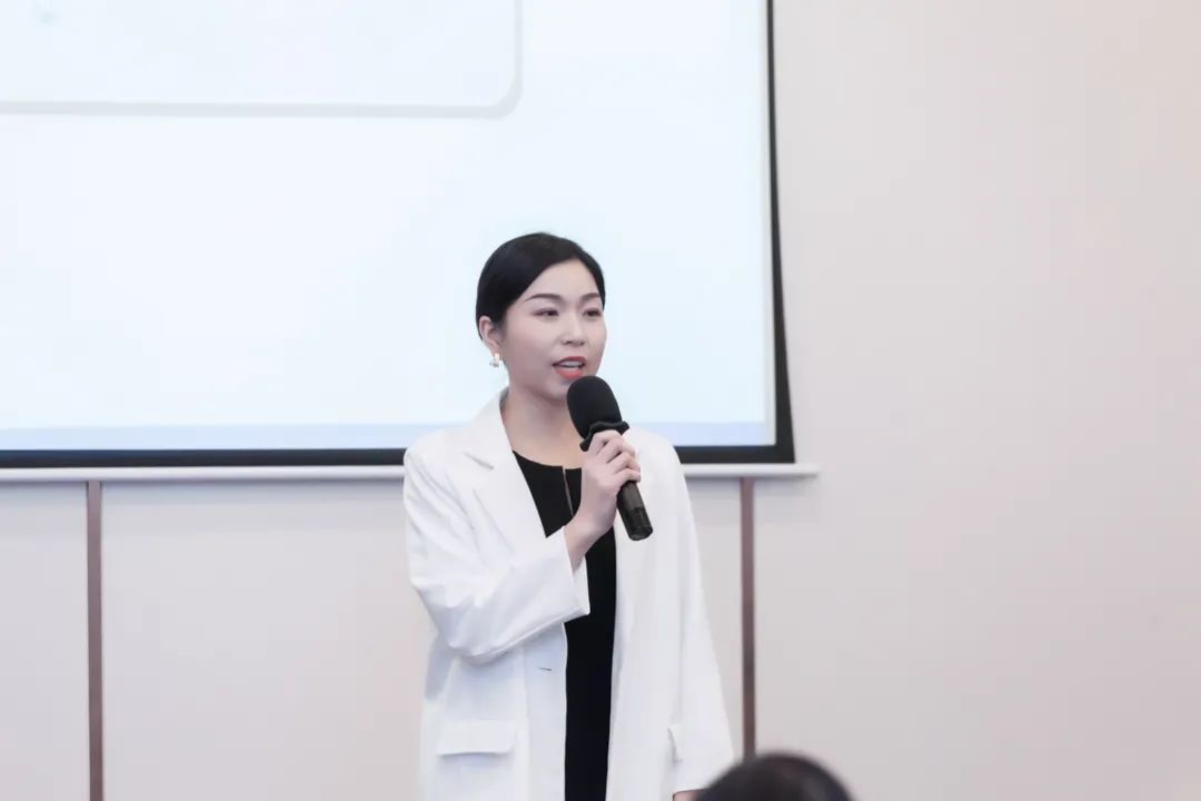 修齐礼仪书院高级礼仪培训师双班110期学员冯冰倩老师5