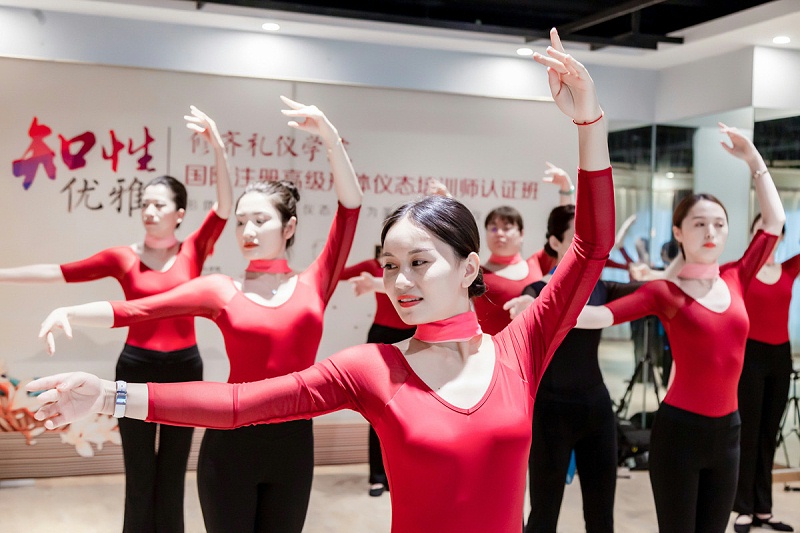 形体仪态礼仪师培训班形体礼仪师培训