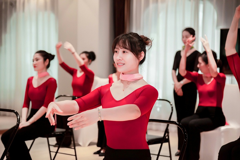 形体仪态礼仪师培训班形体礼仪师培训