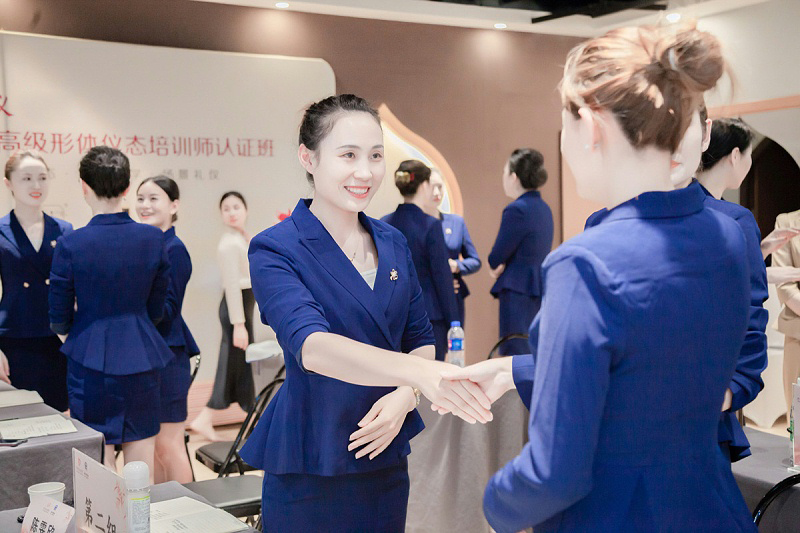 形体礼仪培训师培训商务礼仪培训课程照片