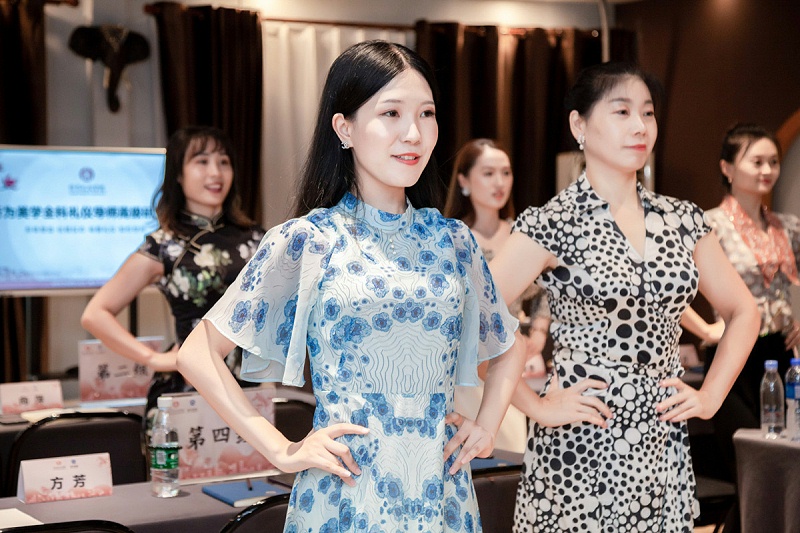 修齐行美女子学堂优雅仪态形体礼仪师形象礼仪打造