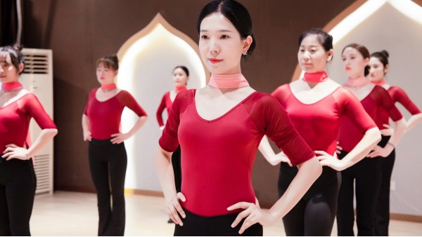 修齐行美女子学堂形体仪态礼仪培训师双证班33期7天升级版圆满举办