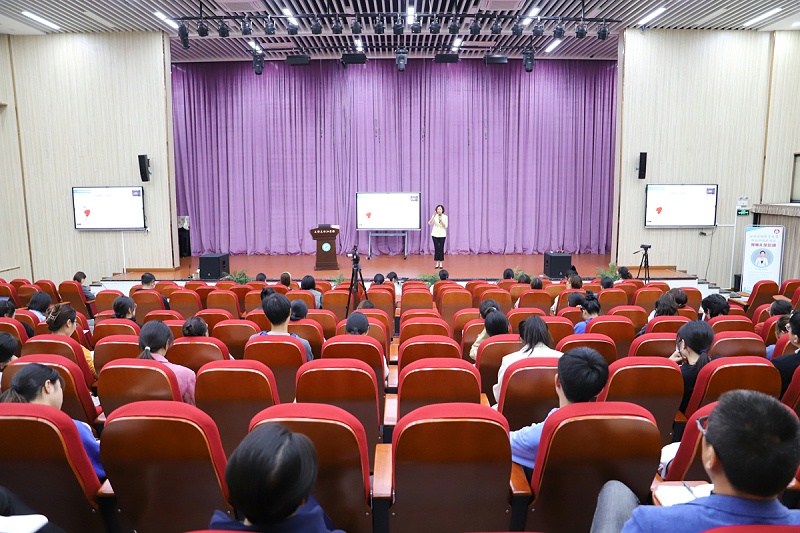 修齐礼仪书院礼仪师事务所上海师范大学附属松江实验学校《师德师风建设之教师礼仪培训》2