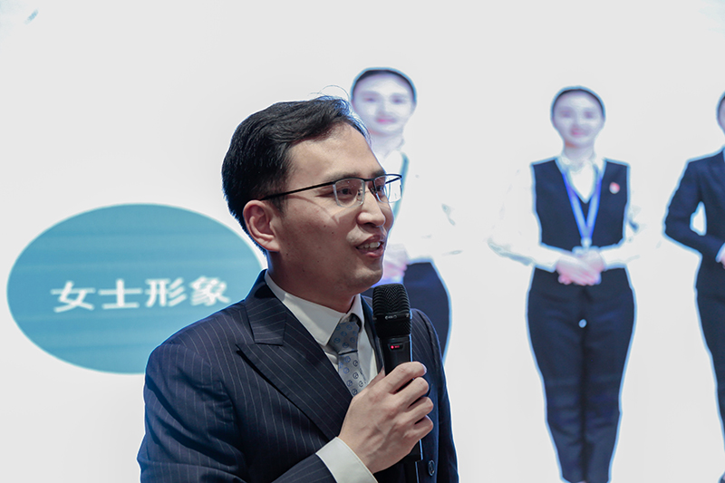修齐礼仪颛桥镇政务服务礼仪培训专题班礼仪实战专家王新老师授课照片.jpg