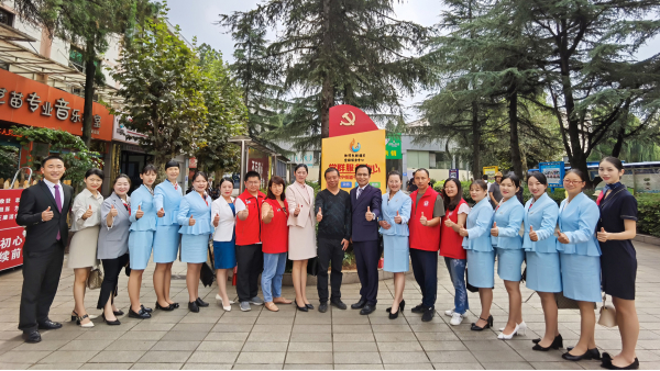 礼仪服务调研进社区 增添文明城市创建新动力